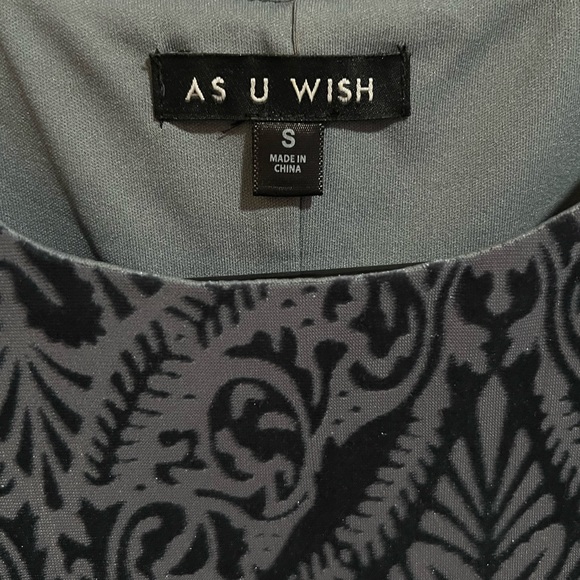 XS Long sleeved Dress - Picture 4 of 4